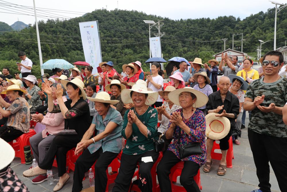 中国石油湖北销售公司携手竹溪县下坝村共同缔造生态小乡村(图1)