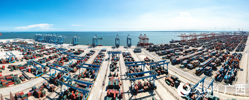 掘金“丝路电商”新机遇 广西乘“数”而上拓蓝海(图2) 掘金“丝路电商”新机遇 广西乘“数”而上拓蓝海(图2)