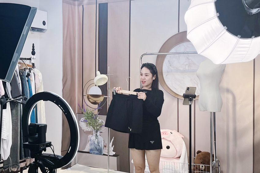 掘金“丝路电商”新机遇 广西乘“数”而上拓蓝海(图4) 掘金“丝路电商”新机遇 广西乘“数”而上拓蓝海(图4)